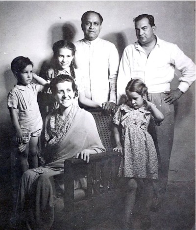 Salma Mahmud with her parents, brother Salmaan, sister Mariam, and  Majeed Malik